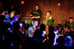 Live bands voelen zich heel vaak onbegrepen door de dansers