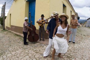 Op Cuba dansen ze op straat